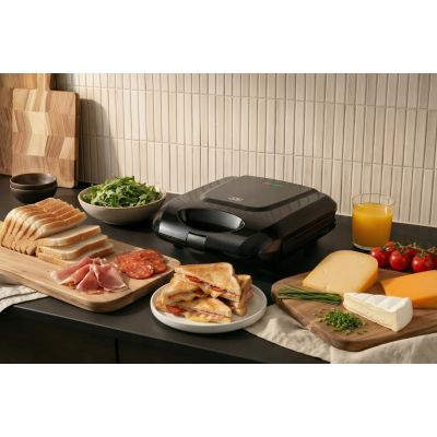 5. PROMIS 4-SANDWICH TOASTER, BLACK STP25