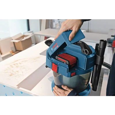 4. Bosch GAS 18V-10 L Professional Black, Blue