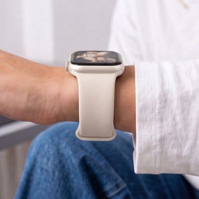 6. Tech-Protect Silicone Strap for Apple Watch 44 / 45 / 46 / 49 mm - Beige