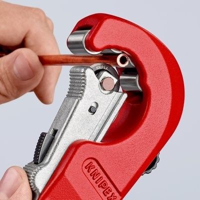 25. Knipex 90 31 02 SB hand pipe cutting tool Pipe cutter