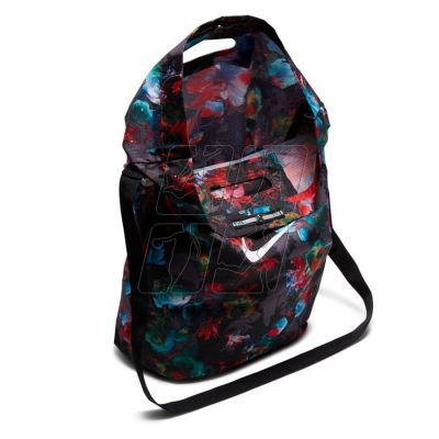 3. Nike foldable bag DV3089 010