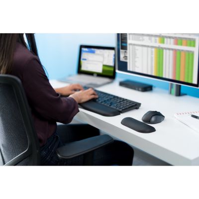7. Kensington ErgoSoft Wrist Rest for Standard Keyboard