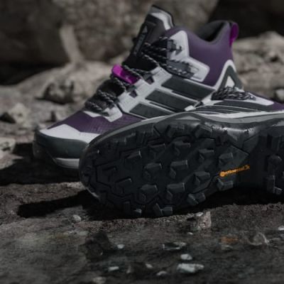 11. Women’s adidas TERREX Skychaser Mid GTX Shoes – aurora plum/carbon/purple burst, size: 41