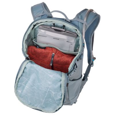 4. Thule AllTrail Hydration Backpack 16 L - pond
