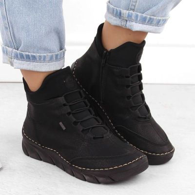 39. Women's insulated black ankle boots Rieker 55069-00