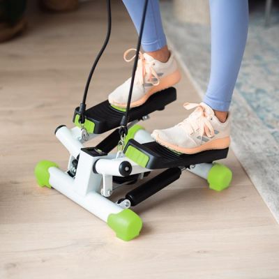 31. HMS S3033 green inclined stepper with cables