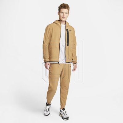 16. Sweatshirt Nike Sportswear Tech Fleece M DQ4801-722