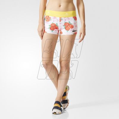 2. Adidas x Stella McCartney W shorts AH8915