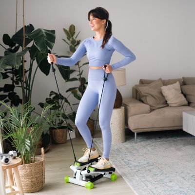 47. HMS S3033 green inclined stepper with cables