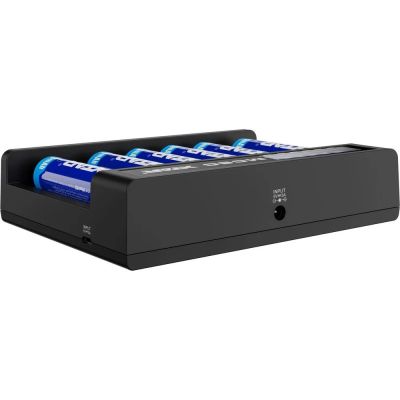 6. XTAR CHARGER FOR CYLINDRICAL LI-ION 18650 BATTERIES - 6 CHANNELS MC6C