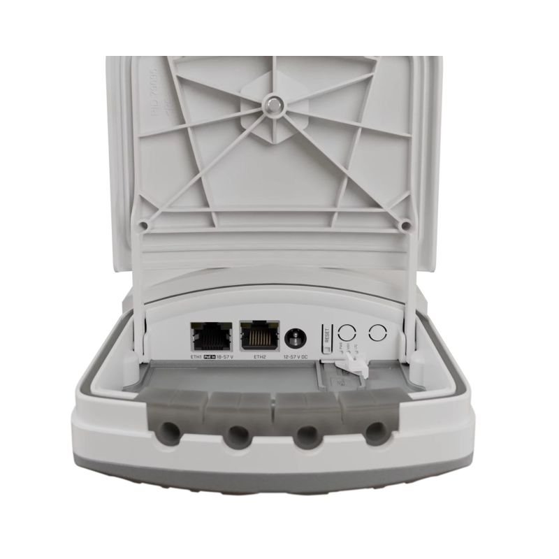 4. Mikrotik wAP ax LTE7 kit 574 Mbit/s White PoE support