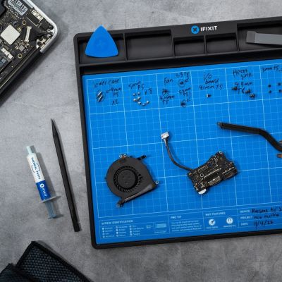 4. iFixit FixMat Magnetic Mat with Marker 25x30cm