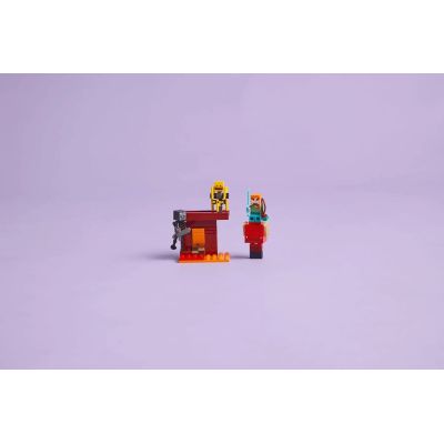 9. LEGO MINECRAFT 21266 Nether Bridge Battle