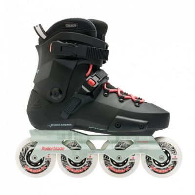 6. Rollerblade Twister XT '22 freestyle skates 072210001A1