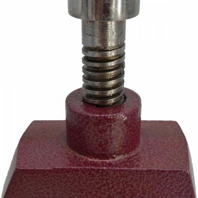 3. AWTOOLS AW24305 bench vice