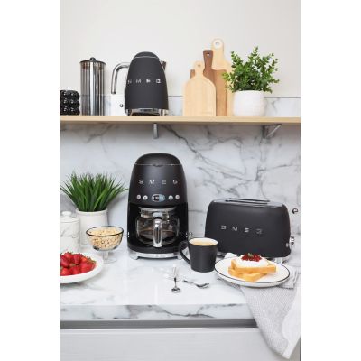24. SMEG TSF01BLMEU Toaster