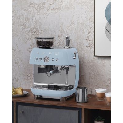19. Smeg EGF03PBEU coffee machine Manual espresso machine 2.4 l