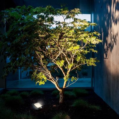 10. MACLEAN SOLAR LED FLOODLIGHT WITH SENSOR MCE438