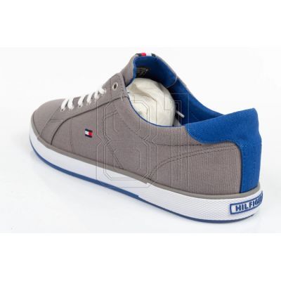 10. Tommy Hilfiger M FM0FM00596039 sneakers