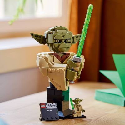8. LEGO Star Wars 75438 - Yoda Bust