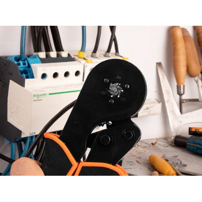 2. Crimping pliers for ferrule ends, 6 dies, ferrule diameter: 0.1–16 mm²