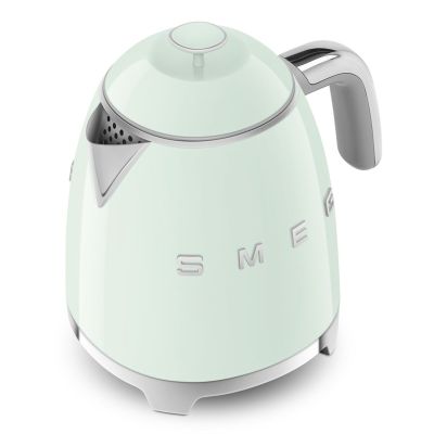 33. SMEG kettle model KLF05PGEU mini 0.8L pastelgreen