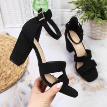 Black sandals on the eVento W EVE344B post