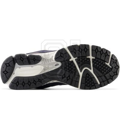 10. New Balance M M2002RSF sports shoes