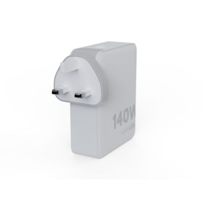 17. Xtorm XVC2140 Mobile Charger Universal White AC Internal