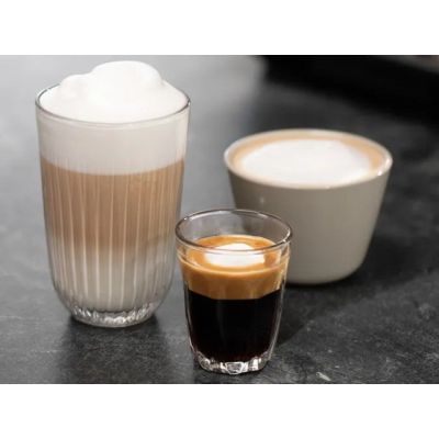 15. Siemens TP715R07 EQ700 espresso machine (black; 19 bar)