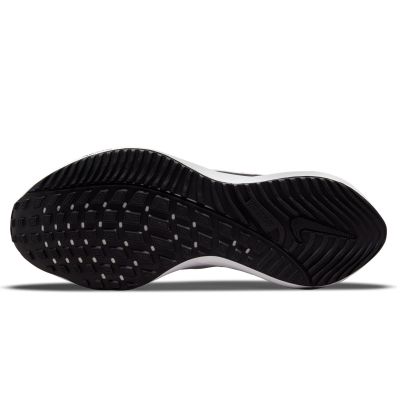 3. Nike Air Zoom Vomero 16 M DA7245-001 Running Shoes