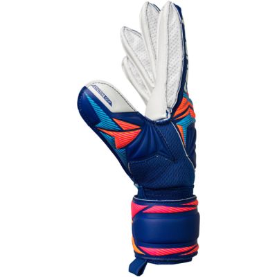 4. Reusch Attrakt Advance Junior Gloves 56 72 215 4126