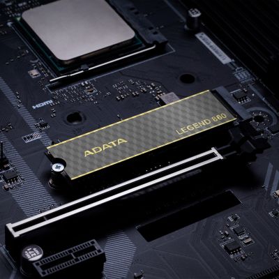 13. Adata SSD LEGEND 860 1TB PCIe 4x4 6000/4000 MB/s M.2