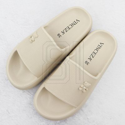 9. Vinceza W 75210 JAN403B flip-flops