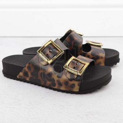 5. Zaxy RR285059 W INT2135D flip flops