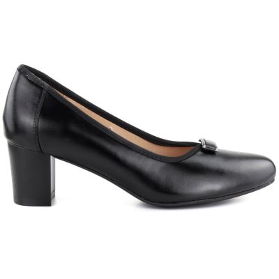 2. Vinceza 58622 black block heel pumps