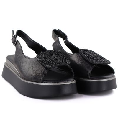 4. Women's sandals on a thick platform, black Potocki SZ12590