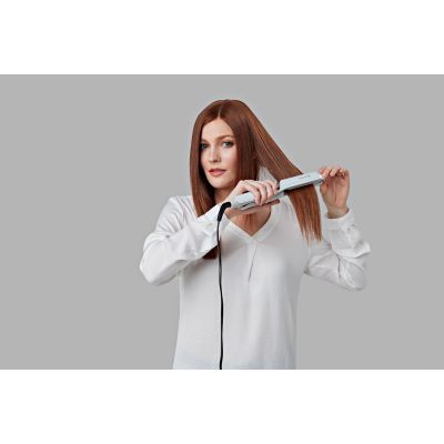 11. Remington Hydraluxe Pro S9001 Hair Straightener
