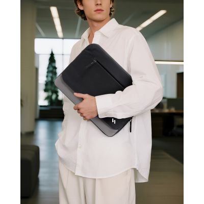 3. Inateck LBT11 35.6 cm (14") Pocket Case Black