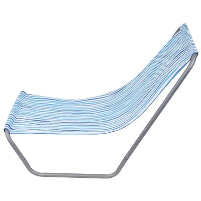 22. FOLDABLE GARDEN AND BEACH CHAIR AND BLUE LINES BAG