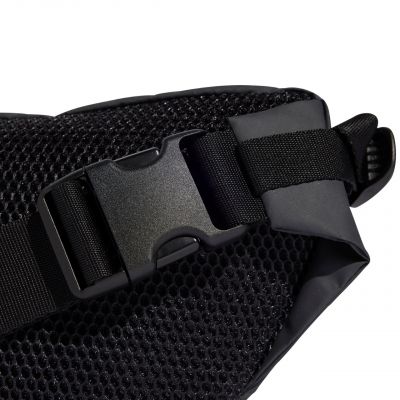 7. adidas Hybrid IT4588 bag
