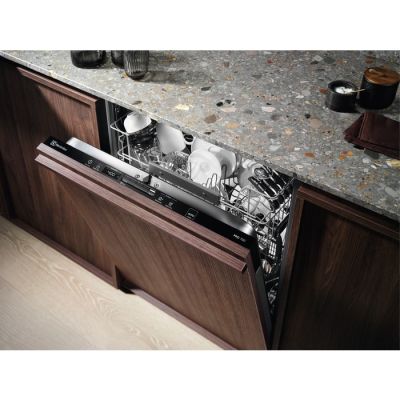 15. Built-in dishwasher ELECTROLUX EES47320L