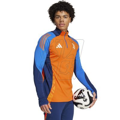 3. Adidas Juventus Training Top JSY Jr IS5819 T-shirt