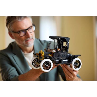 7. LEGO Icons 11376 - Ford Model T