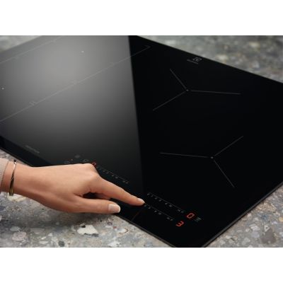 15. ELECTROLUX EIV644 induction hob
