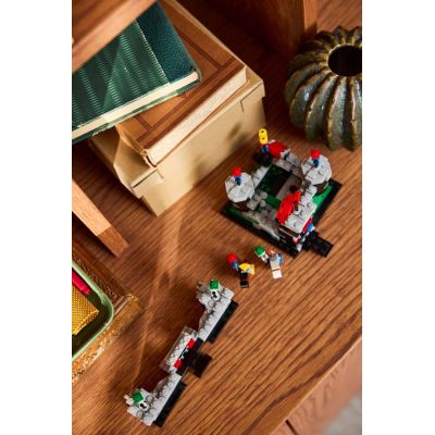 9. LEGO Other 40775 - Knight's Mini Castle