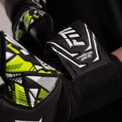 3. FM Invictus X Training Goalkeeper Gloves S953197