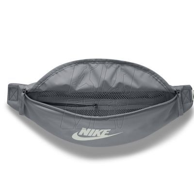 3. Nike Heritage Waistpack DB0490-084