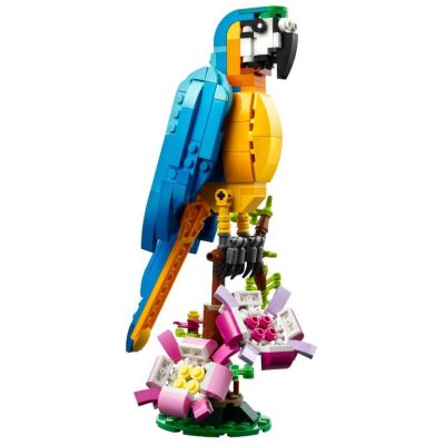 3. LEGO Creator 31136 Exotic Parrot
