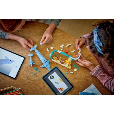 12. LEGO Creator 31385 Sea Creatures: Beautiful Dolphins